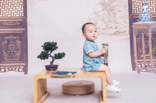 锦州宝宝总吐奶什么原因